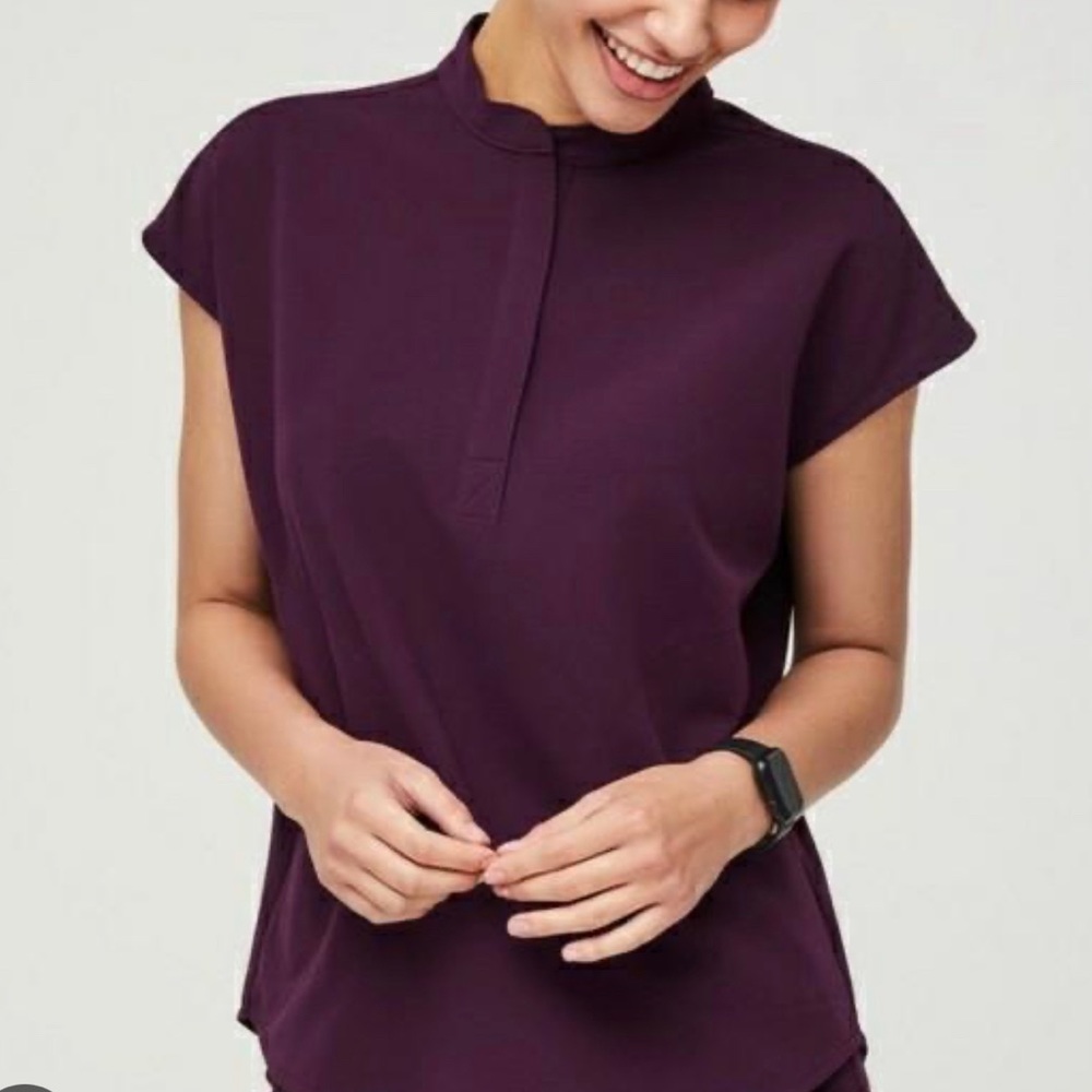 Figs deep purple Rafaela Oversized Scrub Top size small!